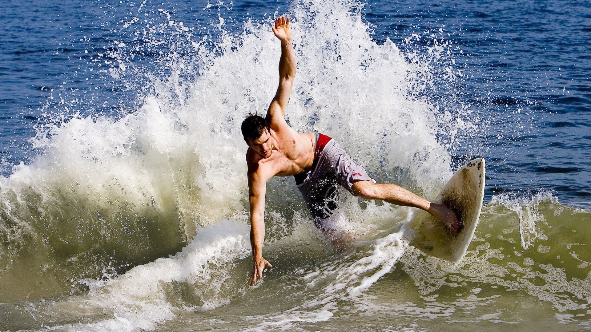 吉达联合防守端展现统治力，吉达塔百科