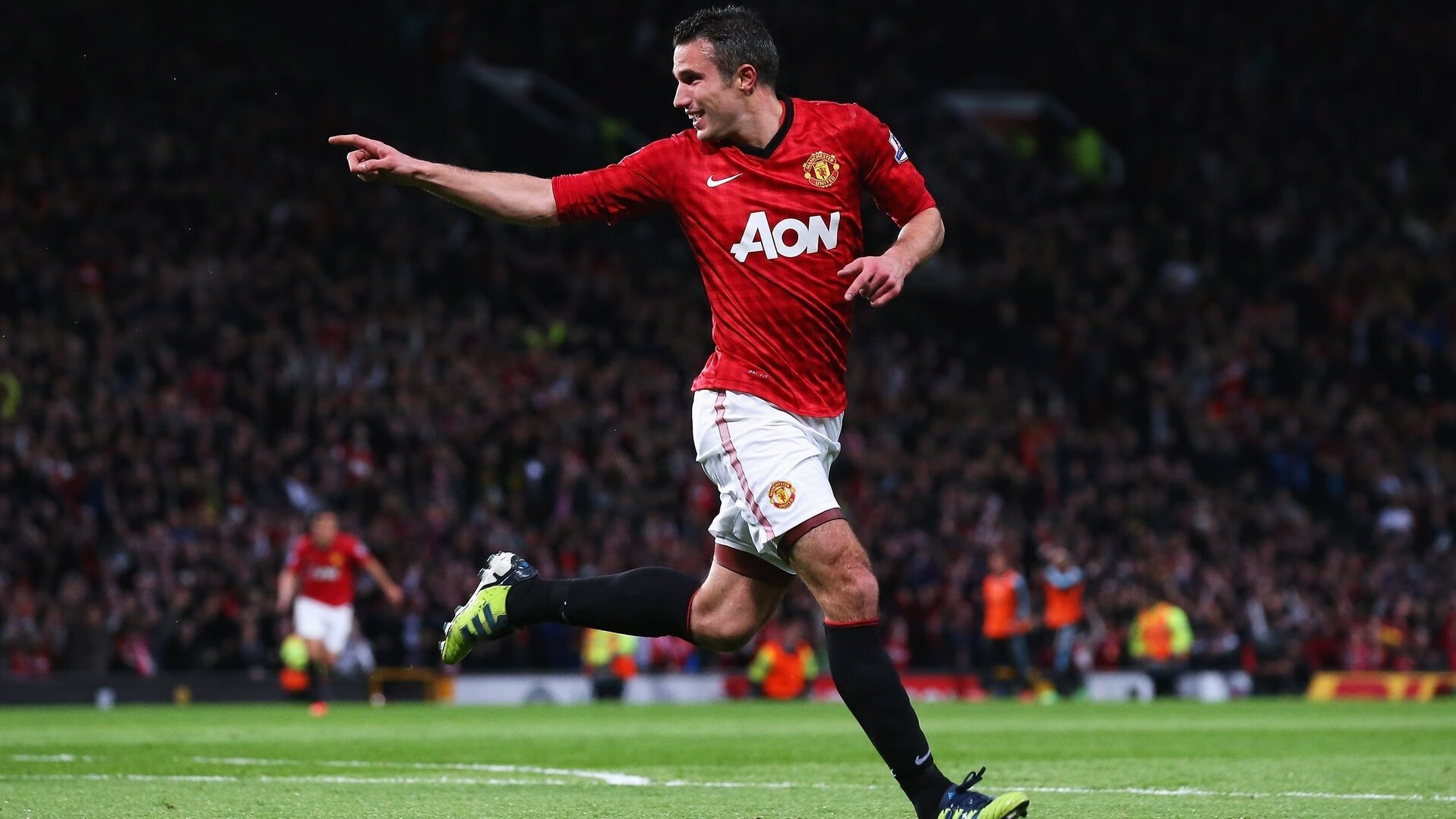 维达德卡萨布兰卡球迷支持力度加大，主场气氛火爆，达维德卡拉布里亚